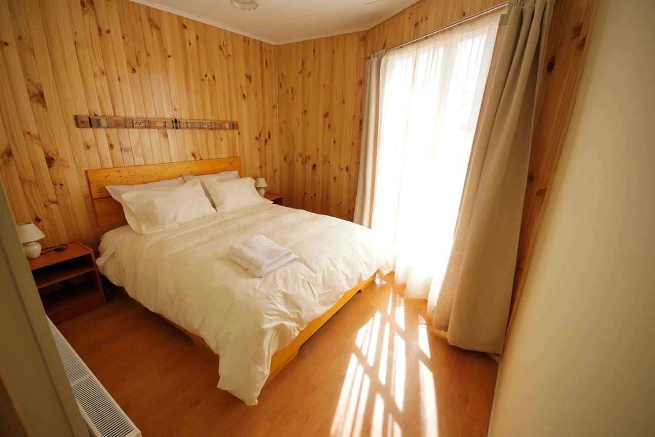 Hostal Los Pioneros Puerto Natales Exterior photo